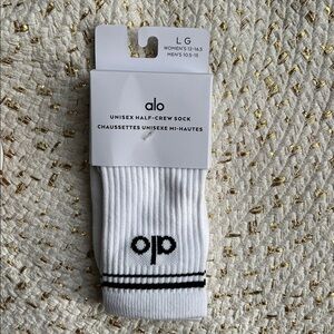 Alo Yoga Unisex Half-Crew Throwback Sock